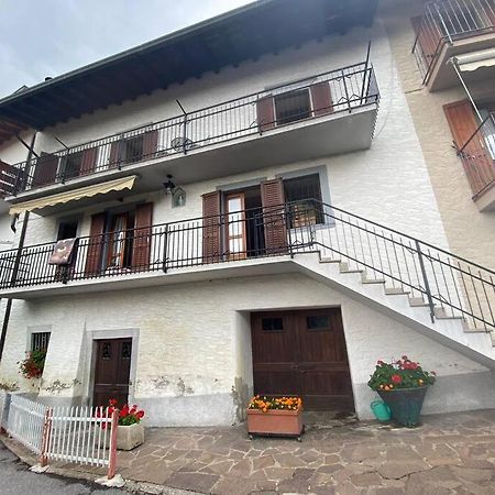 Casa Vacanze Il Pettirosso. Pisogne Exterior photo